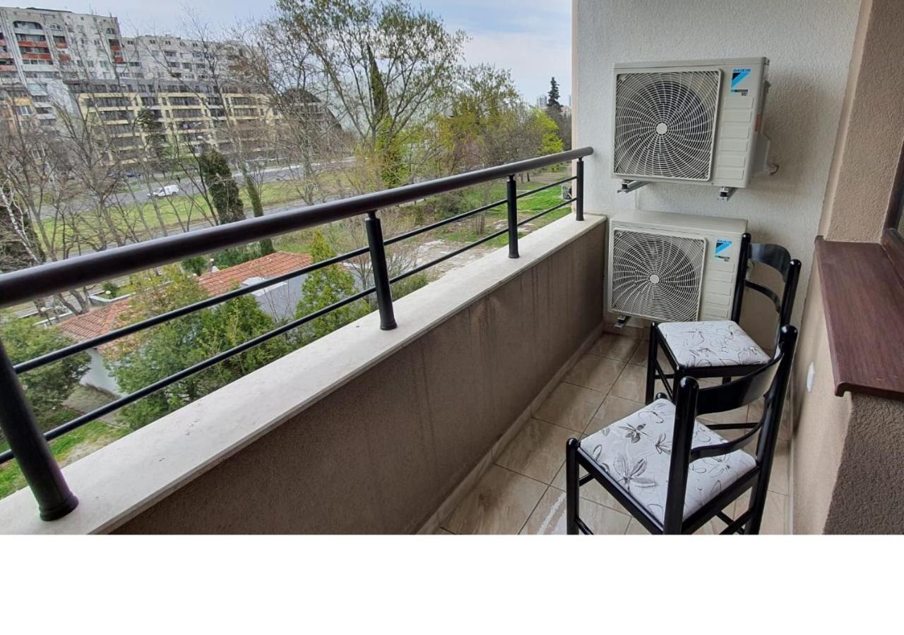 Appartamento K&K Stylish Elegance Burgas Esterno foto